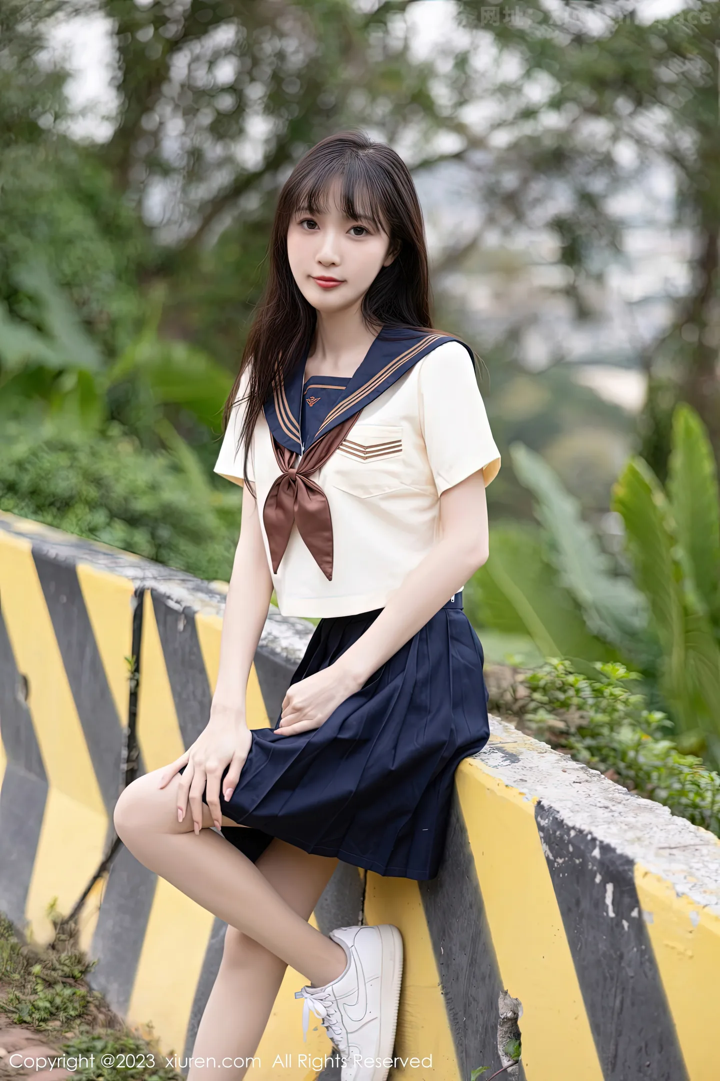 图片[2]-[Xiuren秀人网]2023.01.11 VOL.6116 米娜Mnal 粉色吊带礼服裙加黑色情趣渔网袜性感私房写真集-秀人网官方网站